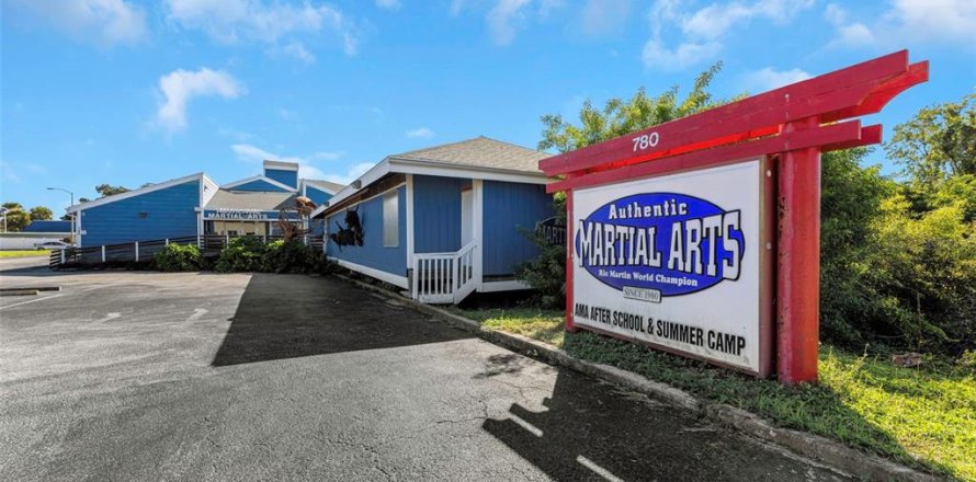 Immobilier commercial à Largo, Floride 951.41 m2 № 2435031