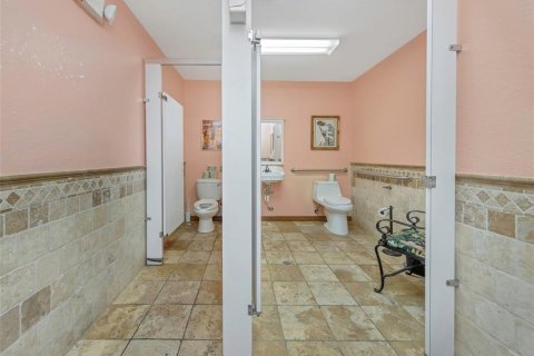 Immobilier commercial à louer à Largo, Floride: 951.41 m2 № 2435031 - photo 15