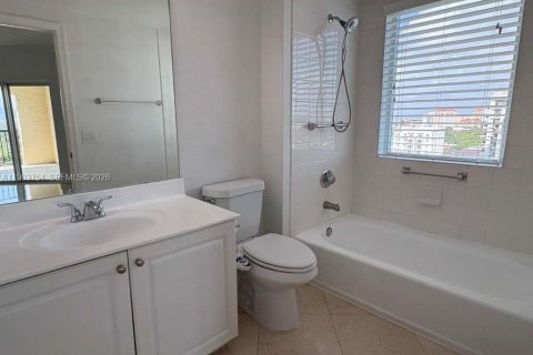 Condo in Miami, Florida, 2 bedrooms  № 2049477 - photo 14