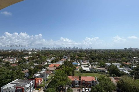 Condo in Miami, Florida, 2 bedrooms  № 2049477 - photo 25