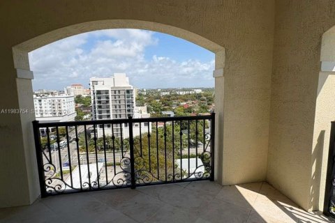 Condo in Miami, Florida, 2 bedrooms  № 2049477 - photo 24