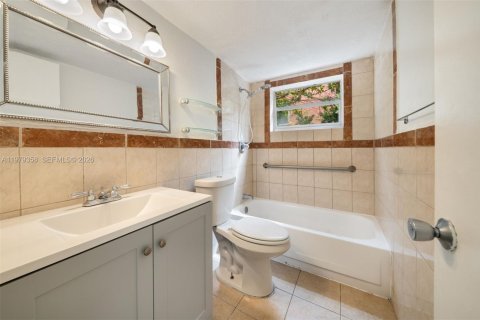 Copropriété à vendre à Miami Beach, Floride: 1 chambre, 58.53 m2 № 2089845 - photo 12