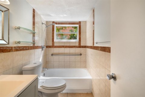 Copropriété à vendre à Miami Beach, Floride: 1 chambre, 58.53 m2 № 2089845 - photo 11