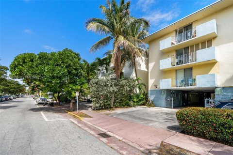 Copropriété à vendre à Miami Beach, Floride: 1 chambre, 58.53 m2 № 2089845 - photo 3