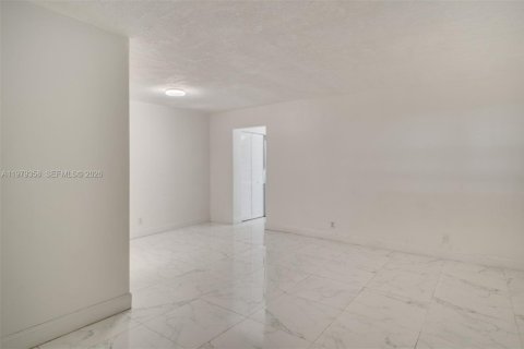Copropriété à vendre à Miami Beach, Floride: 1 chambre, 58.53 m2 № 2089845 - photo 7