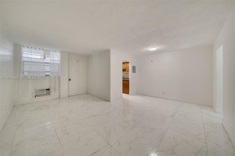 Copropriété à vendre à Miami Beach, Floride: 1 chambre, 58.53 m2 № 2089845 - photo 5