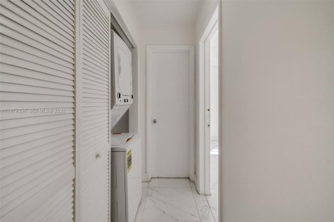Copropriété à vendre à Miami Beach, Floride: 1 chambre, 58.53 m2 № 2089845 - photo 8
