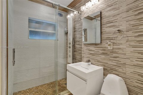 Villa ou maison à vendre à North Miami Beach, Floride: 2 chambres, 114.64 m2 № 1941441 - photo 12