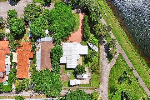 Casa en venta en North Miami Beach, Florida, 2 dormitorios, 114.64 m2 № 1941441 - foto 19