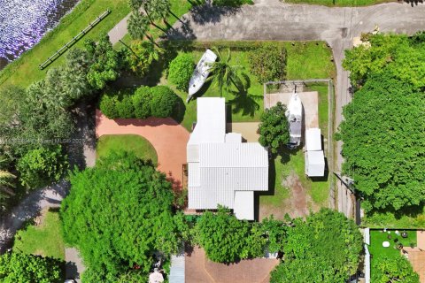 Villa ou maison à vendre à North Miami Beach, Floride: 2 chambres, 114.64 m2 № 1941441 - photo 2