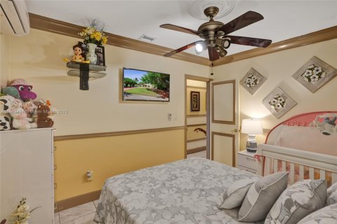 Villa ou maison à vendre à North Miami Beach, Floride: 2 chambres, 114.64 m2 № 1941441 - photo 15