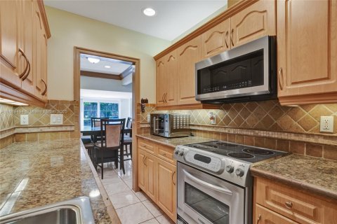 Villa ou maison à vendre à North Miami Beach, Floride: 2 chambres, 114.64 m2 № 1941441 - photo 18