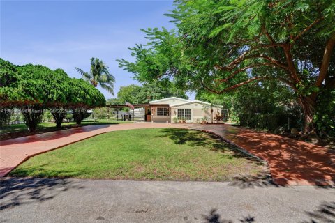 Villa ou maison à vendre à North Miami Beach, Floride: 2 chambres, 114.64 m2 № 1941441 - photo 3