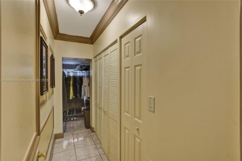 Villa ou maison à vendre à North Miami Beach, Floride: 2 chambres, 114.64 m2 № 1941441 - photo 10