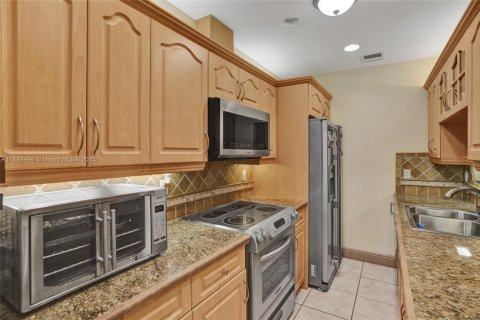 Villa ou maison à vendre à North Miami Beach, Floride: 2 chambres, 114.64 m2 № 1941441 - photo 17