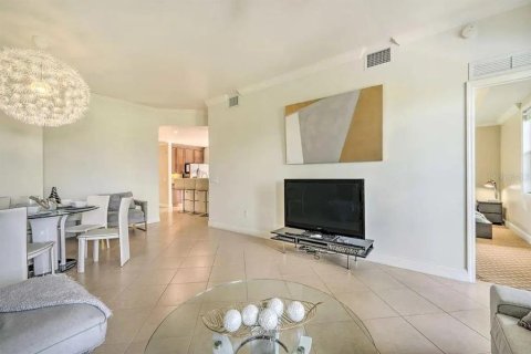 Condo in Four Corners, Florida, 3 bedrooms  № 1805205 - photo 11