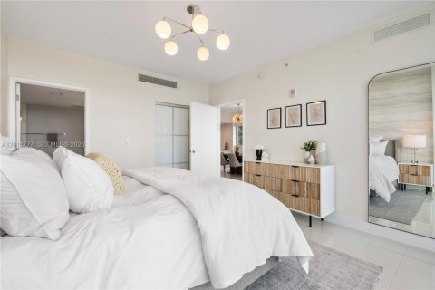 Condo in Bay Harbor Islands, Florida, 2 bedrooms  № 2075383 - photo 5