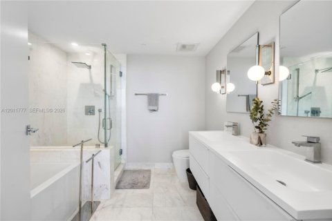 Condo in Bay Harbor Islands, Florida, 2 bedrooms  № 2075383 - photo 7