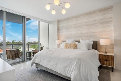 Condo in Bay Harbor Islands, Florida, 2 bedrooms  № 2075383 - photo 6