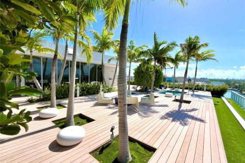 Condo in Bay Harbor Islands, Florida, 2 bedrooms  № 2075383 - photo 29