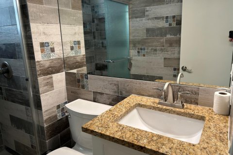 Condo in West Palm Beach, Florida, 2 bedrooms № 2192151 - photo 13