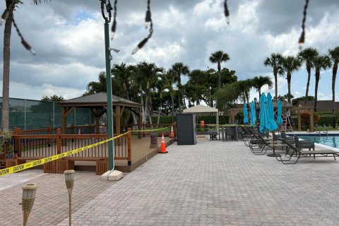 Condo in West Palm Beach, Florida, 2 bedrooms № 2192151 - photo 29