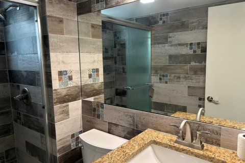Condo in West Palm Beach, Florida, 2 bedrooms № 2192151 - photo 12