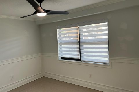 Condo in West Palm Beach, Florida, 2 bedrooms № 2192151 - photo 14