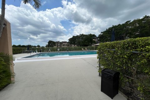 Condo in West Palm Beach, Florida, 2 bedrooms № 2192151 - photo 23