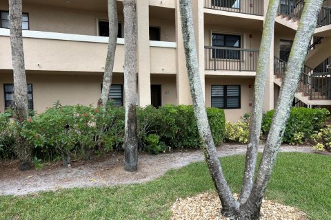 Condo in West Palm Beach, Florida, 2 bedrooms № 2192151 - photo 22