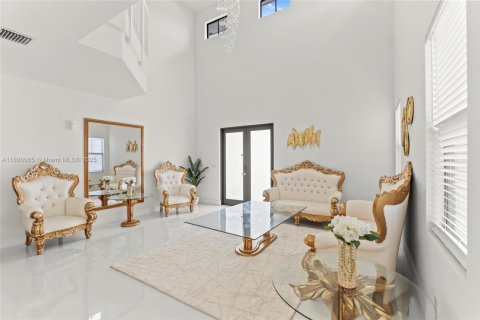 Villa ou maison à louer à Miami, Floride: 4 chambres, 320.42 m2 № 1933997 - photo 16