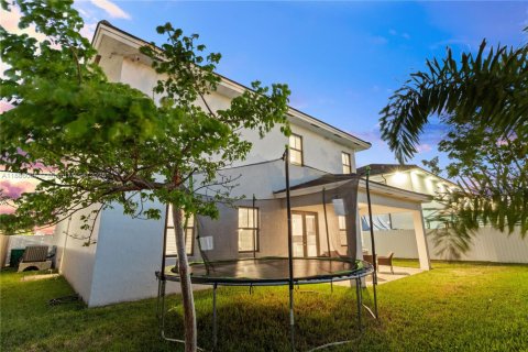 Villa ou maison à louer à Miami, Floride: 4 chambres, 320.42 m2 № 1933997 - photo 10