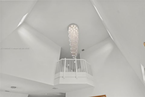 Villa ou maison à louer à Miami, Floride: 4 chambres, 320.42 m2 № 1933997 - photo 20