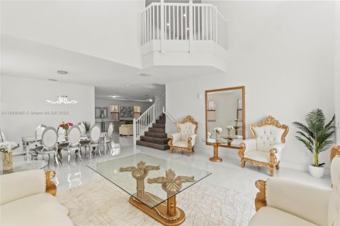 Villa ou maison à louer à Miami, Floride: 4 chambres, 320.42 m2 № 1933997 - photo 17