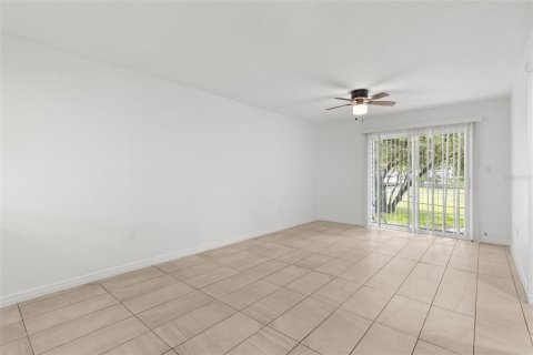 Condo in Tampa, Florida, 2 bedrooms  № 1822831 - photo 10