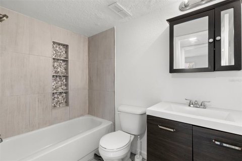 Condo in Tampa, Florida, 2 bedrooms  № 1822831 - photo 17