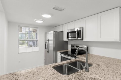 Condo in Tampa, Florida, 2 bedrooms  № 1822831 - photo 9