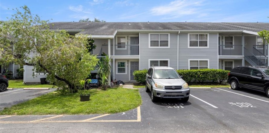 Condo in Tampa, Florida, 2 bedrooms  № 1822831