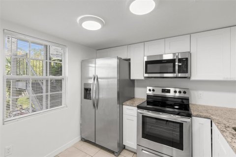 Condo in Tampa, Florida, 2 bedrooms  № 1822831 - photo 7
