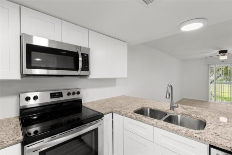 Condo in Tampa, Florida, 2 bedrooms  № 1822831 - photo 6