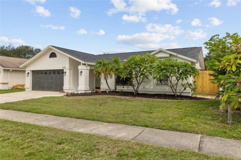 House in Largo, Florida 3 bedrooms, 168.99 sq.m. № 1900294 - photo 3