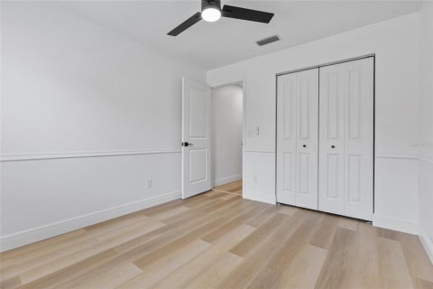 House in Largo, Florida 3 bedrooms, 168.99 sq.m. № 1900294 - photo 25