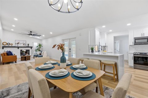 House in Largo, Florida 3 bedrooms, 168.99 sq.m. № 1900294 - photo 4