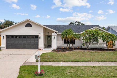 House in Largo, Florida 3 bedrooms, 168.99 sq.m. № 1900294 - photo 1