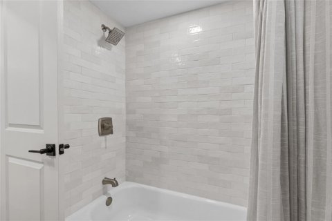 House in Largo, Florida 3 bedrooms, 168.99 sq.m. № 1900294 - photo 29