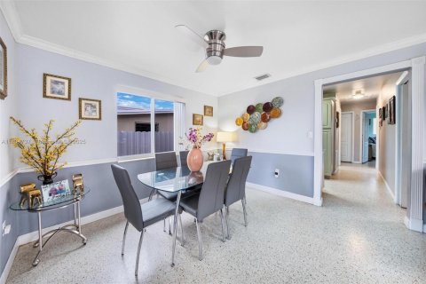 Casa en venta en Hialeah, Florida, 2 dormitorios, 98.48 m2 № 1893191 - foto 6