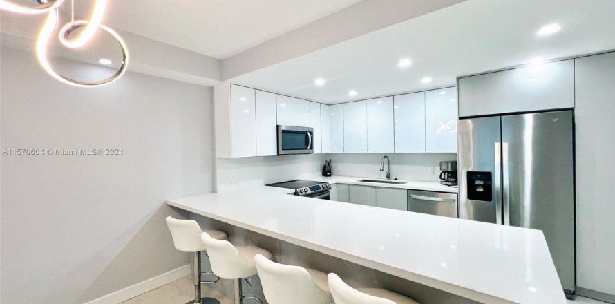 Condo à Sunny Isles Beach, Floride, 1 chambre № 1865345