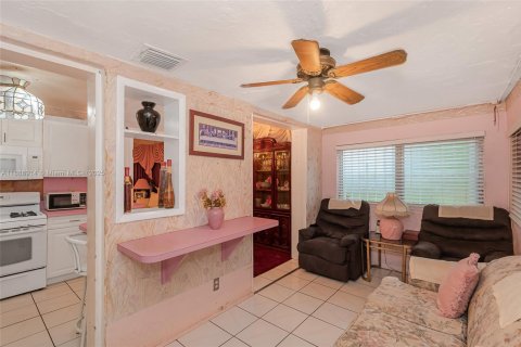 Villa ou maison à vendre à Miami, Floride: 2 chambres, 98.66 m2 № 1947721 - photo 16
