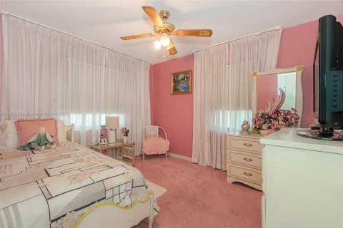 Villa ou maison à vendre à Miami, Floride: 2 chambres, 98.66 m2 № 1947721 - photo 21