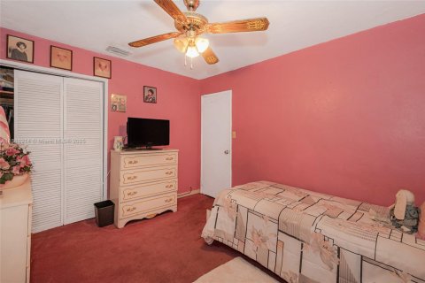 Villa ou maison à vendre à Miami, Floride: 2 chambres, 98.66 m2 № 1947721 - photo 23